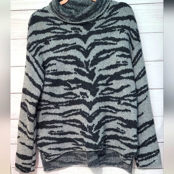 Euc DKNY zebra print mock neck heavy  knit sweater size M - Picture 4 of 12